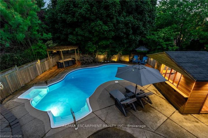 Photo 48 at 7 VOLTERRA Court, Waterdown, Hamilton