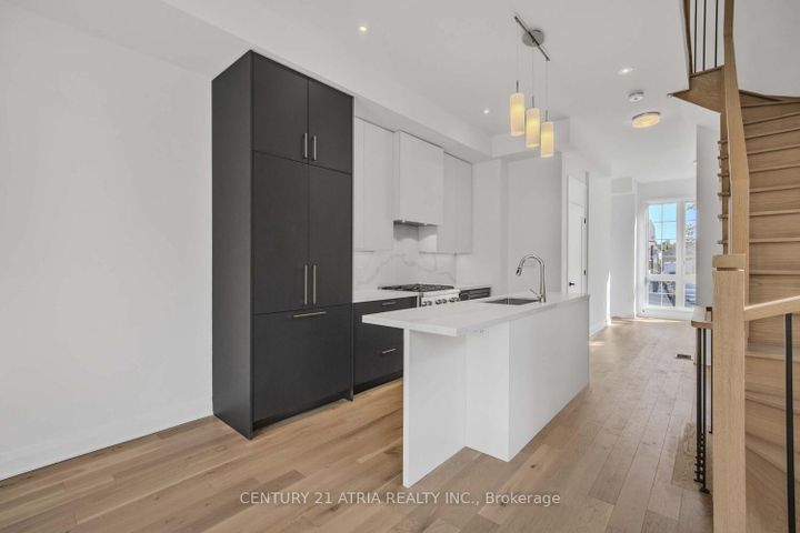 Photo 7 at 85 ALTON Crescent, Uplands, Vaughan