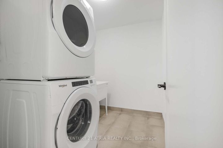 Photo 32 at 85 ALTON Crescent, Uplands, Vaughan