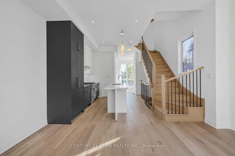 Photo 9 at 85 ALTON Crescent, Uplands, Vaughan
