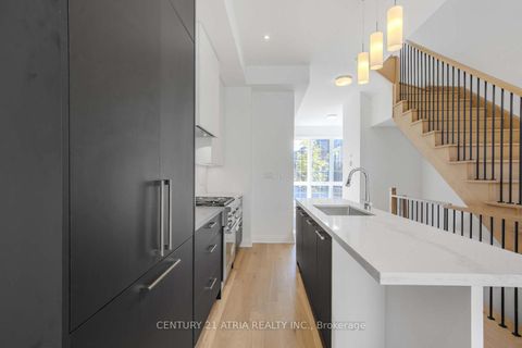 Photo 12 at 85 ALTON Crescent, Uplands, Vaughan