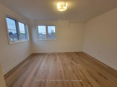 Photo 23 at 85 ALTON Crescent, Uplands, Vaughan