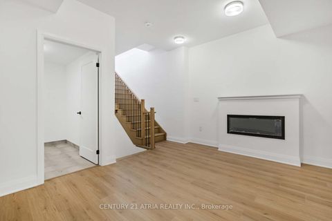 Photo 31 at 85 ALTON Crescent, Uplands, Vaughan