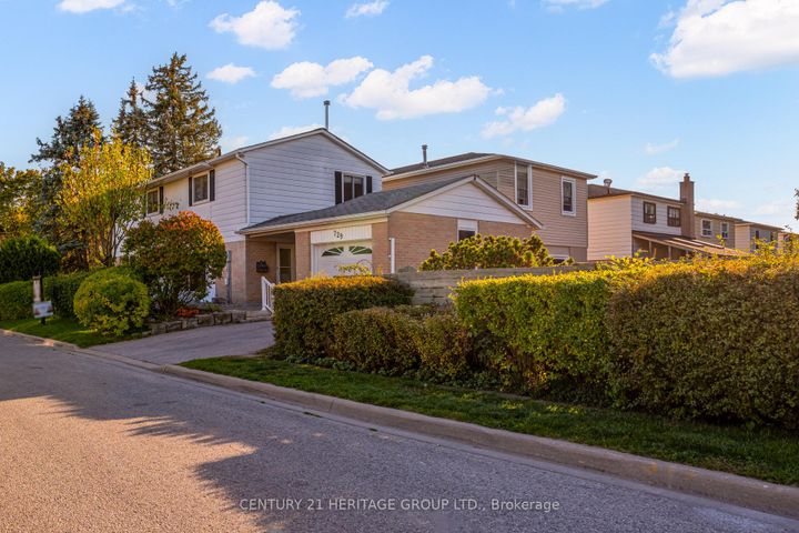 Photo 1 at 729 Beman Drive, Leslie Valley, Newmarket