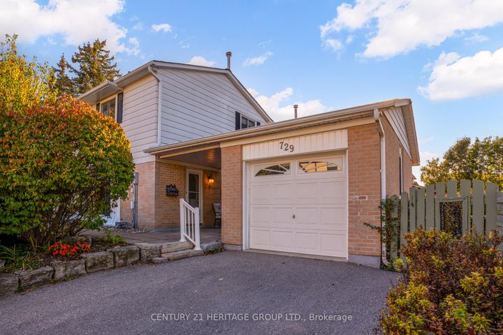 Photo 2 at 729 Beman Drive, Leslie Valley, Newmarket