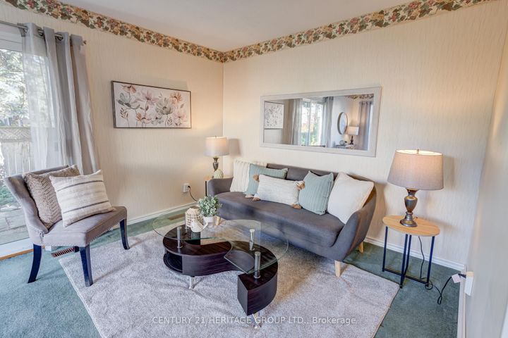 Photo 4 at 729 Beman Drive, Leslie Valley, Newmarket