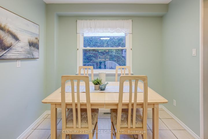 Photo 11 at 729 Beman Drive, Leslie Valley, Newmarket
