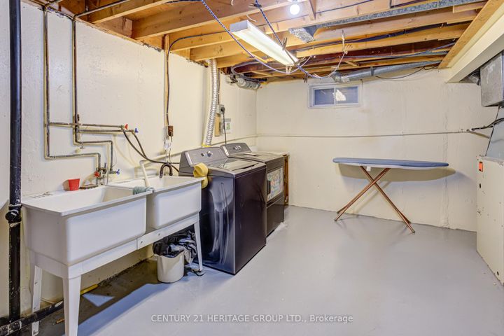 Photo 22 at 729 Beman Drive, Leslie Valley, Newmarket