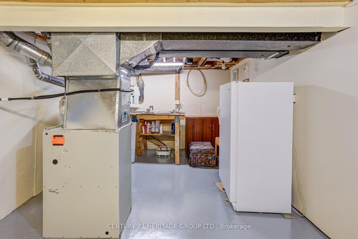 Photo 23 at 729 Beman Drive, Leslie Valley, Newmarket