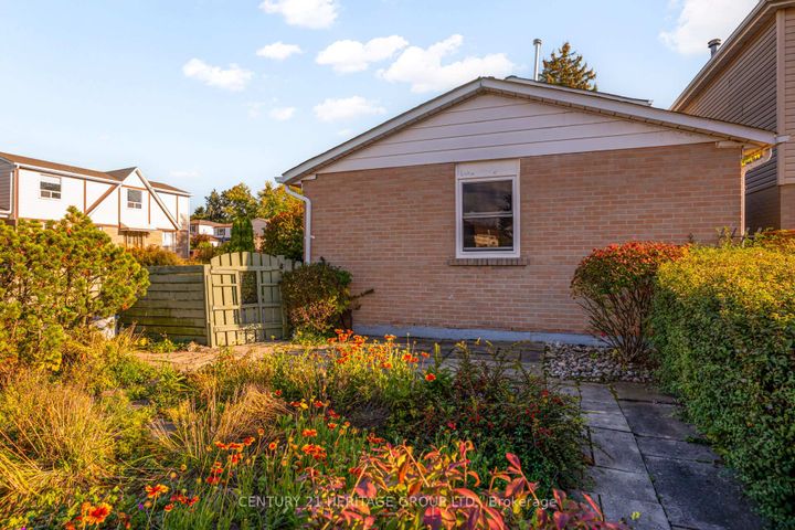 Photo 24 at 729 Beman Drive, Leslie Valley, Newmarket