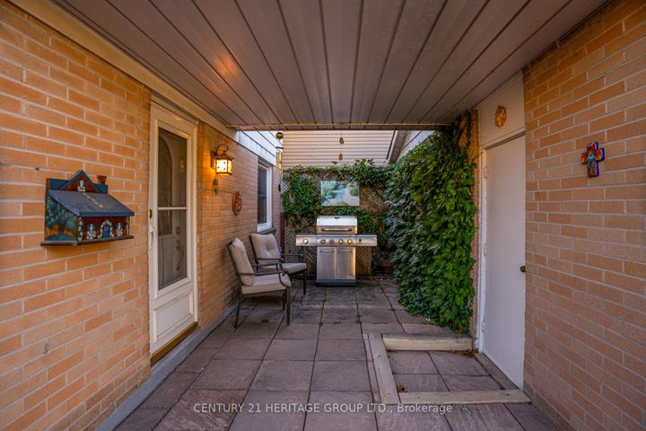 Photo 25 at 729 Beman Drive, Leslie Valley, Newmarket