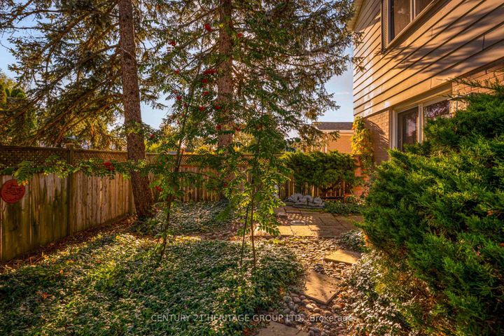 Photo 26 at 729 Beman Drive, Leslie Valley, Newmarket