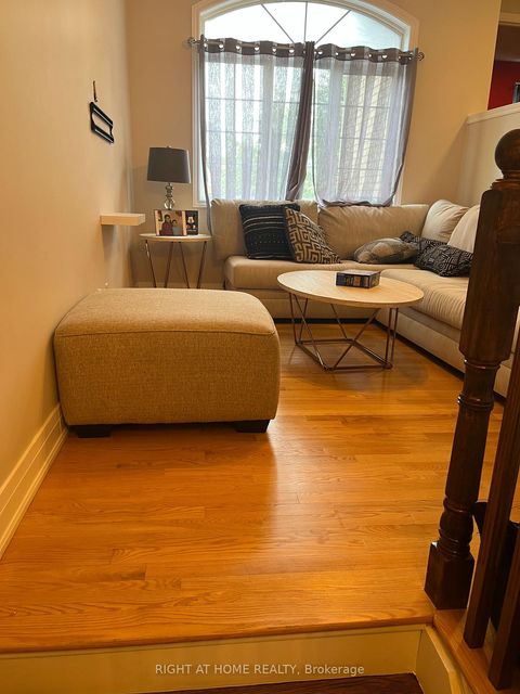 Photo 5 at 26 Bluewater Trail N, Vellore Village, Vaughan