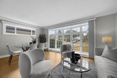 Photo 6 at 47 Deerfield Road, Bendale, Toronto