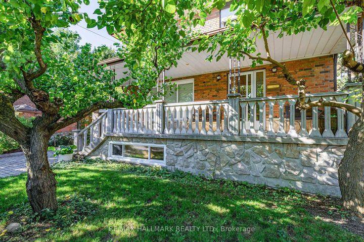 Photo 1 at 38 Courton Drive, Maryvale, Toronto