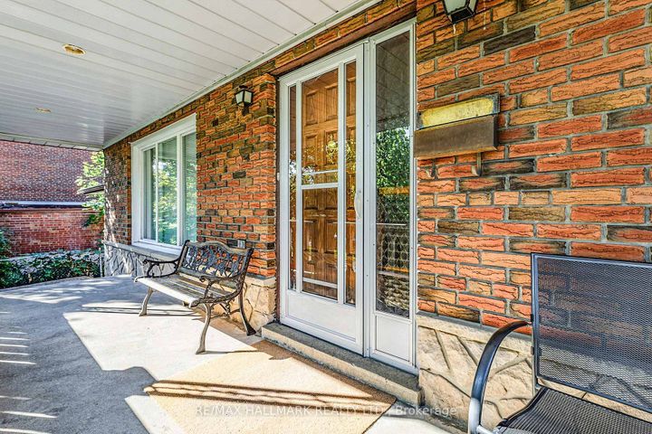 Photo 3 at 38 Courton Drive, Maryvale, Toronto