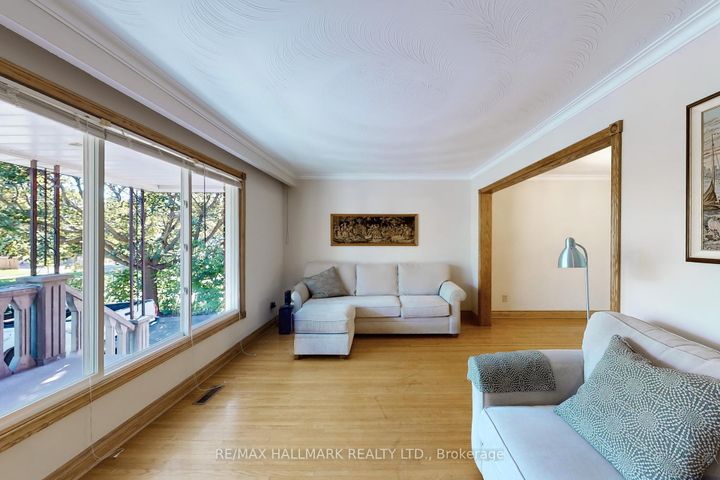 Photo 4 at 38 Courton Drive, Maryvale, Toronto