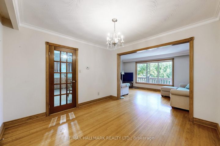 Photo 7 at 38 Courton Drive, Maryvale, Toronto