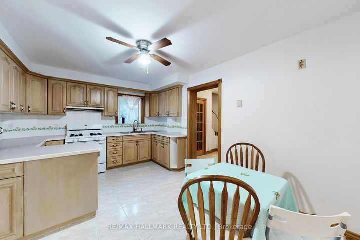 Photo 15 at 38 Courton Drive, Maryvale, Toronto