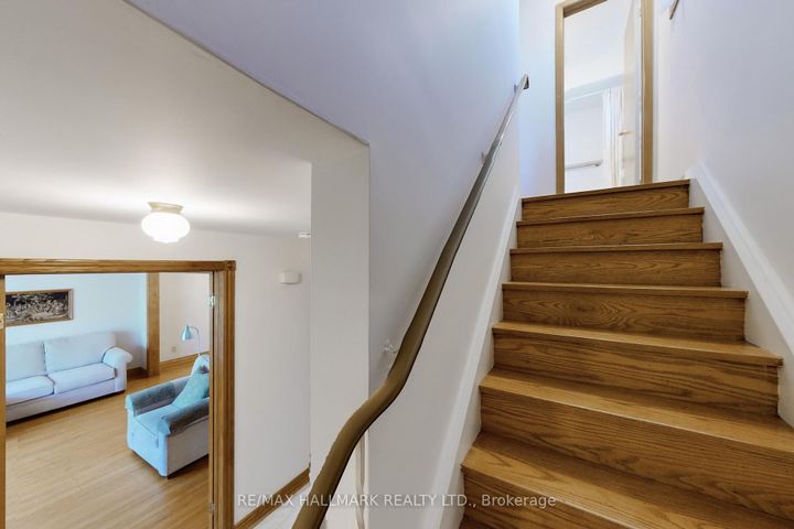 Photo 18 at 38 Courton Drive, Maryvale, Toronto