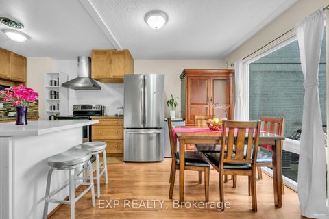 Photo 5 at 14 - 33 Four Winds Drive, York University Heights, Toronto