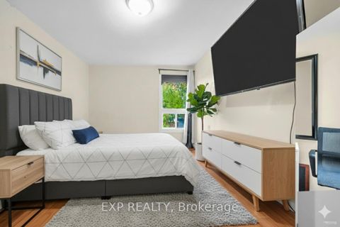 Photo 8 at 14 - 33 Four Winds Drive, York University Heights, Toronto