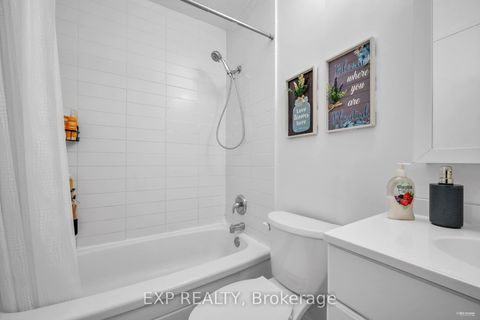 Photo 10 at 14 - 33 Four Winds Drive, York University Heights, Toronto