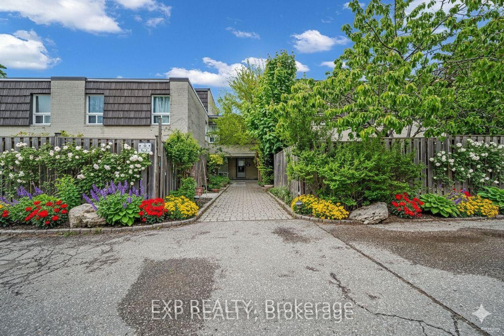 14 - 33 Four Winds Drive, York University Heights, Toronto 