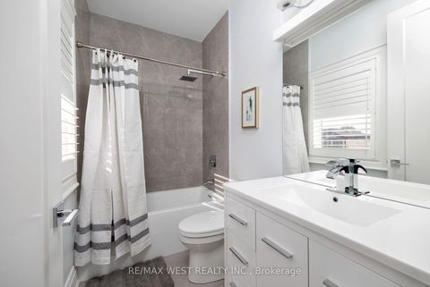Photo 22 at 88 Yardley Avenue, Parkview, Toronto