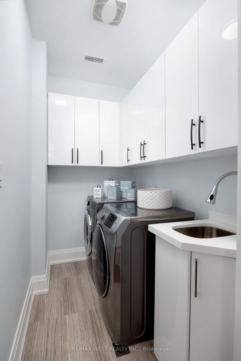 Photo 26 at 88 Yardley Avenue, Parkview, Toronto