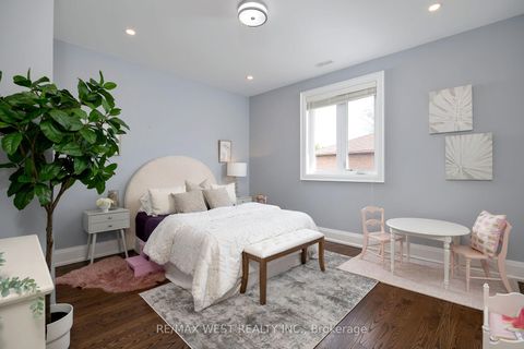 Photo 27 at 88 Yardley Avenue, Parkview, Toronto