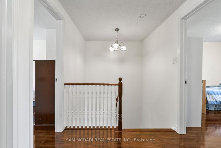 Photo 10 at 5948 Featherhead Crescent, Meadowvale, Mississauga