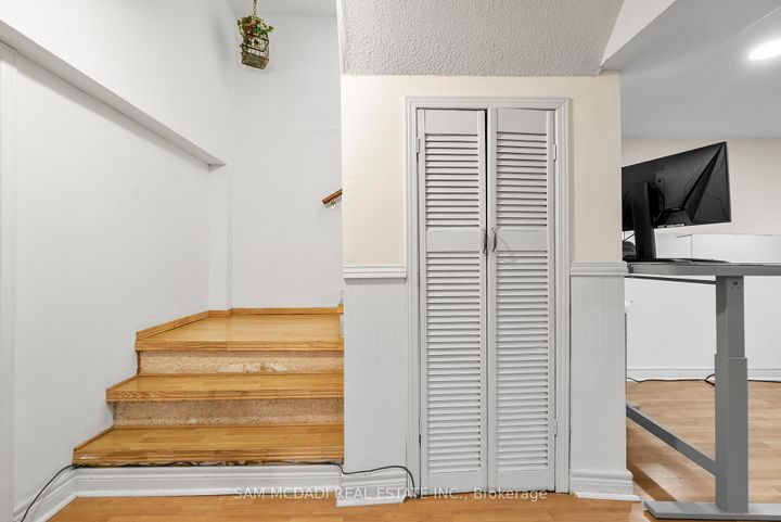 Photo 19 at 5948 Featherhead Crescent, Meadowvale, Mississauga