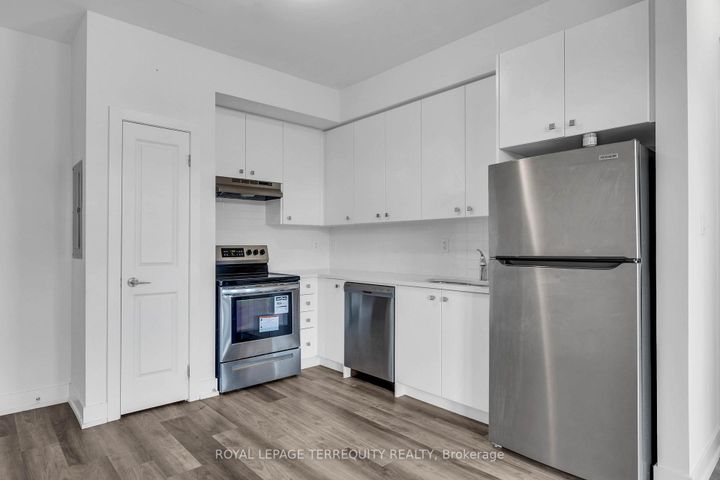 Photo 10 at 9 - 12860 Yonge Street, Oak Ridges, Richmond Hill