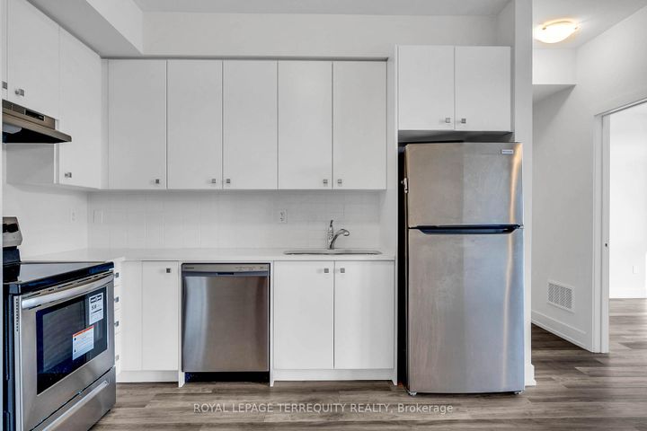 Photo 11 at 9 - 12860 Yonge Street, Oak Ridges, Richmond Hill