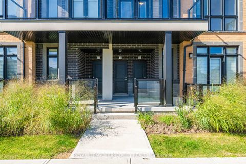 Photo 1 at 9 - 12860 Yonge Street, Oak Ridges, Richmond Hill