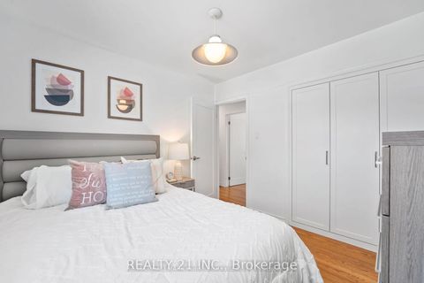 Photo 13 at 51 Sloley Road, Cliffcrest, Toronto