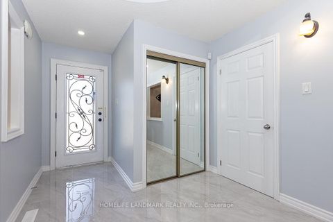 Photo 3 at 4 Pine Bough Manor, Devonsleigh, Richmond Hill Photo 3 at 4 Pine Bough Manor, Devonsleigh, Richmond Hill