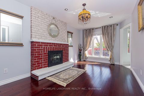 Photo 6 at 4 Pine Bough Manor, Devonsleigh, Richmond Hill