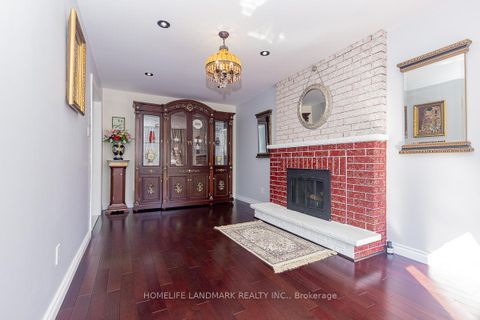 Photo 8 at 4 Pine Bough Manor, Devonsleigh, Richmond Hill