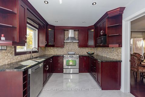 Photo 11 at 4 Pine Bough Manor, Devonsleigh, Richmond Hill