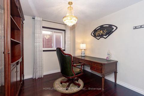 Photo 16 at 4 Pine Bough Manor, Devonsleigh, Richmond Hill