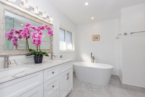 Photo 25 at 4 Pine Bough Manor, Devonsleigh, Richmond Hill