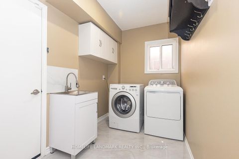 Photo 37 at 4 Pine Bough Manor, Devonsleigh, Richmond Hill