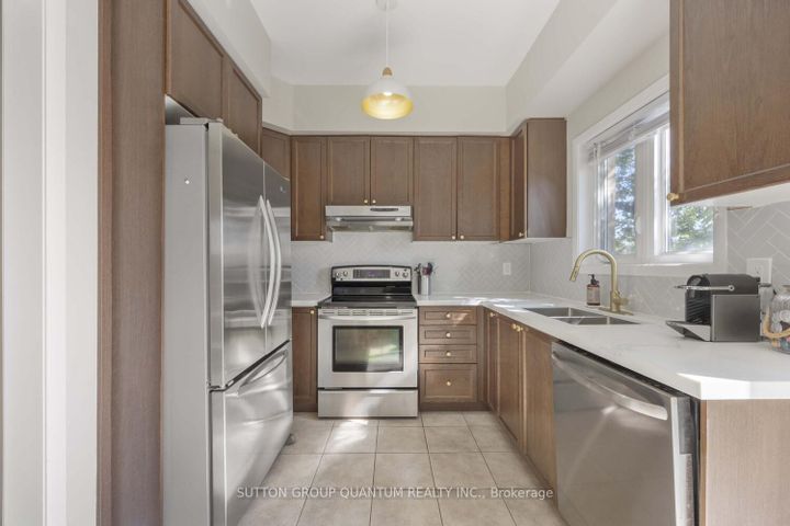Photo 10 at #38 - 1250 St Martins Drive, Bay Ridges, Pickering