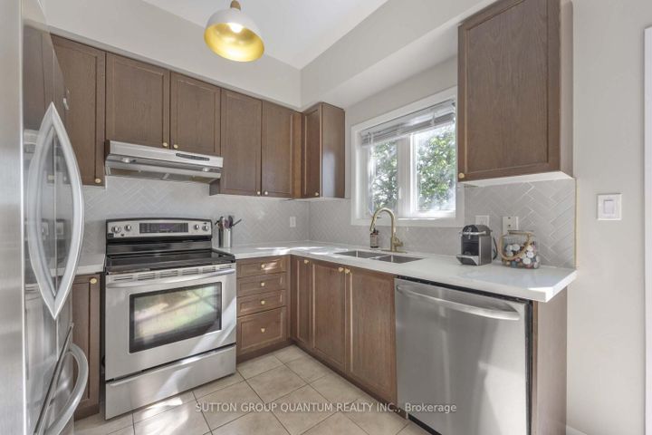 Photo 11 at #38 - 1250 St Martins Drive, Bay Ridges, Pickering