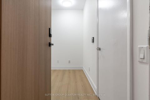 Photo 2 at 1902 - 21 Carlton Street, Yonge Corridor, Toronto Photo 2 at 1902 - 21 Carlton Street, Yonge Corridor, Toronto