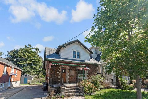 Photo 2 at 101 Ninth Street, New Toronto, Toronto