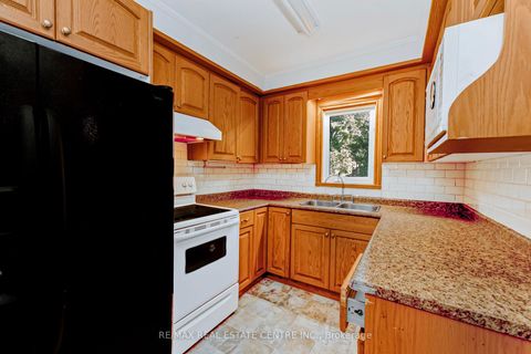 Photo 11 at 101 Ninth Street, New Toronto, Toronto