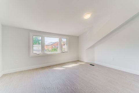 Photo 16 at 259 Robina Avenue, Oakwood Village, Toronto